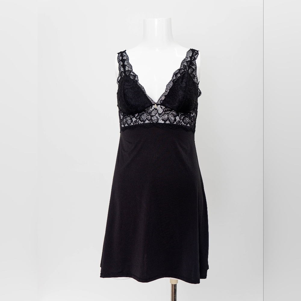 Esotiq Liset Night Gown black with lace